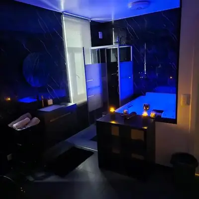 La Suite Gold Wellness Jacuzzi & Sauna