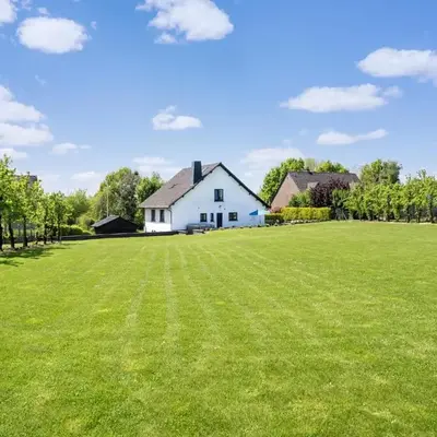 Villa Borgloon with Blossom Views and Jacuzzi