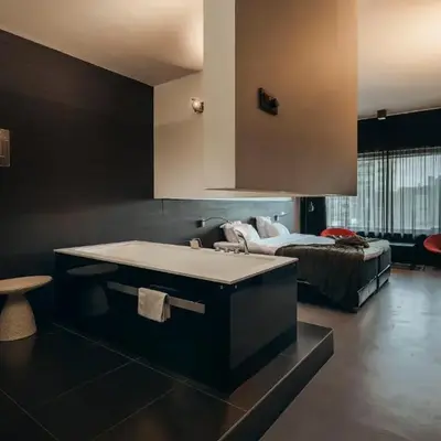 Carbon Hotel
