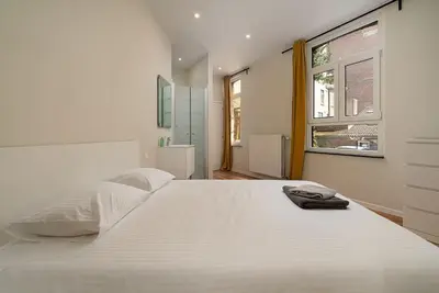Gallery image of Le calme en plein centre ville: Maison 4ch 4sdb in Liège